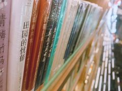 -钟书阁(珍园店)