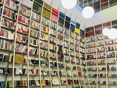 -钟书阁(松江泰晤士小镇店)