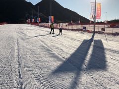 -荣盛康旅野三坡滑雪场