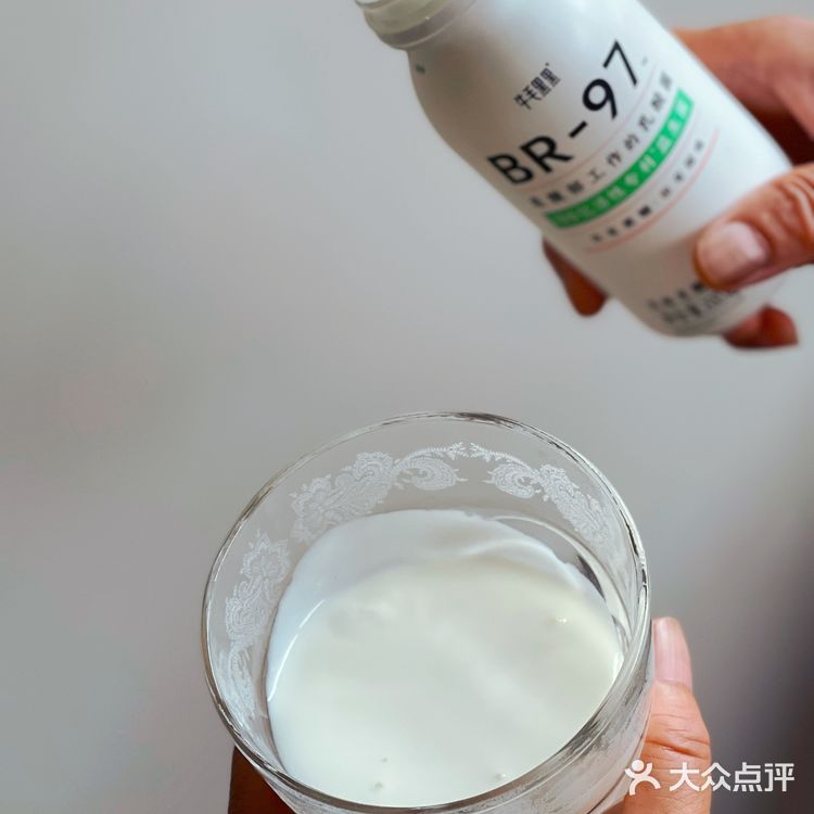 『牛毛黑黑 益生菌酸奶』