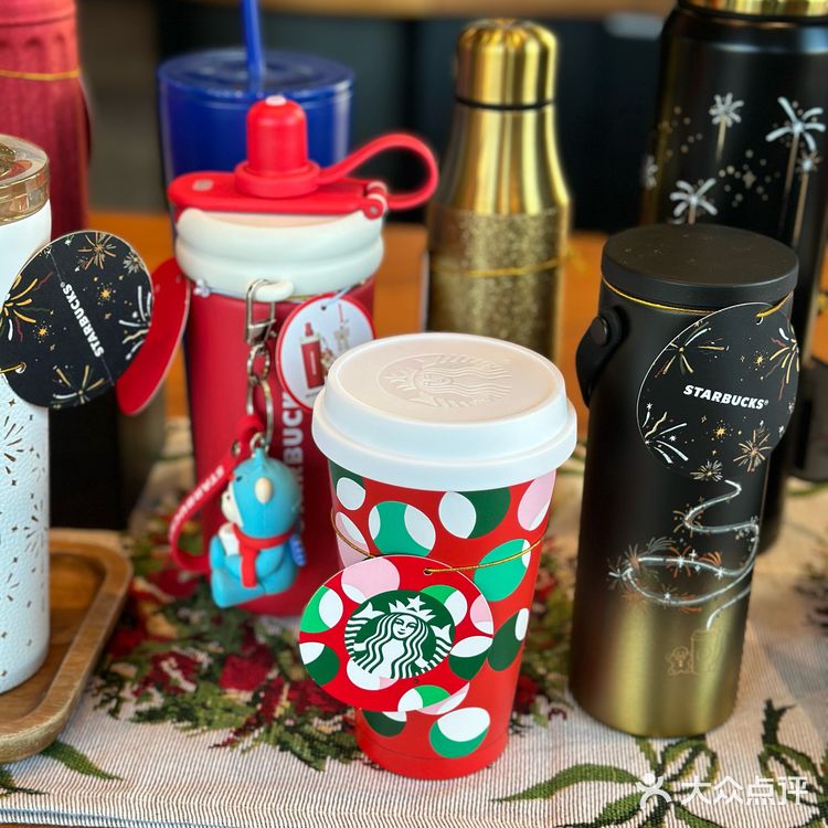 在星巴克感受圣诞氛围🎄