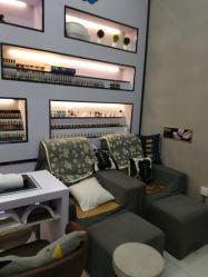 -美斯洛美甲美睫连锁店