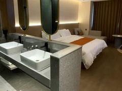 -大连星海皇冠假日酒店