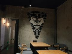 用餐区-晃晃悠悠酒肉合作社