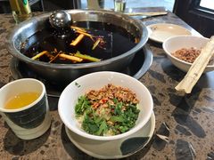 -肖肖酸萝卜鱼火锅(总店)