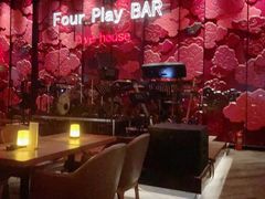 -FOUR PLAY BAR