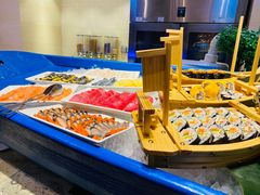 自助取餐区-昆明华邑酒店-鲜艳全日餐厅