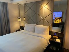 -桔子酒店(上海西藏北路地铁站店)