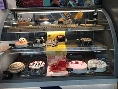 面包甜点陈列柜-DQ·蛋糕·冰淇淋(龙湖狮山天街店)
