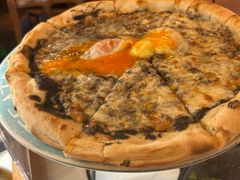 招牌黑松露温泉蛋披萨-IL TEATRO 精品意大利餐厅