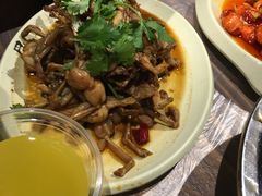 -巴厘龙虾·榜首油焖大虾(音乐学院·沿江酒馆店)