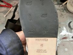 -京伟修鞋洗鞋奢侈品皮具护理店