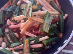 秋葵炒花生芽-黄泥岗·地道湖北菜(奥特莱斯店)