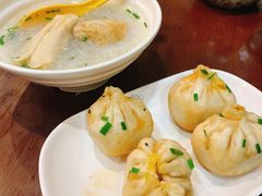 鲜肉加蟹黄生煎包-大壶春生煎(四川中路店)