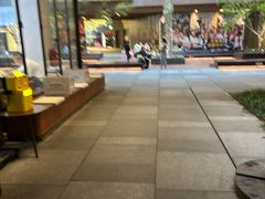 -瑞虹新天地月亮湾