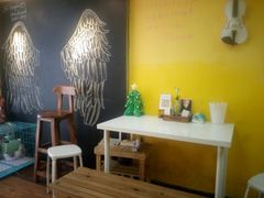 用餐区-志龙皇冠吃货椰子铺