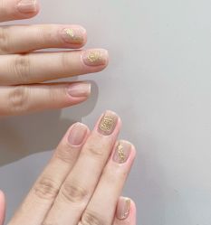 -花岐款式专研健康美甲沙龙