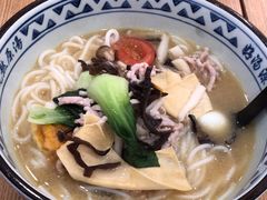 -蒙自源米线大王(信利城市广场店)