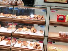 面包甜点陈列柜-新侨三宝乐面包店(崇文门店)