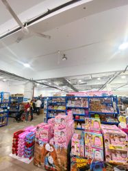 -逝水玩具折扣店