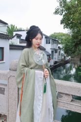 -一揽芳华汉服旗袍体验馆(拙政园店)