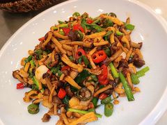 -鑫巴蜀小镇 · 水煮鱼专研店(玉桥店)