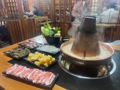 -果松木炭酸菜铜火锅·外婆参鸡汤