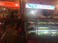 -布尔津河堤夜市