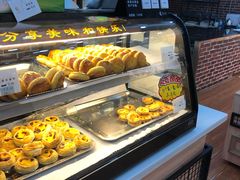 -蓝小轩蛋糕·面包(趣春店)