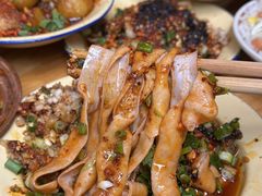 -拈签一笑黄牛肉辣卤串串