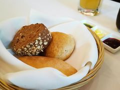 餐前棍包-塞纳河法国餐厅(意式风情街店)