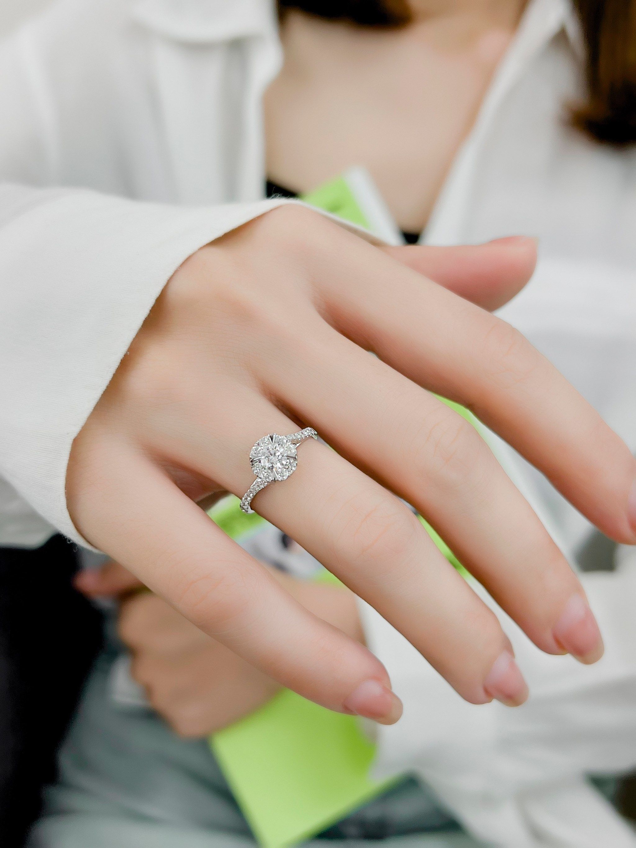 看了那么久7515这枚30分钻戒够显大6015