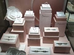 -八佰伴华地百货(宜兴店)