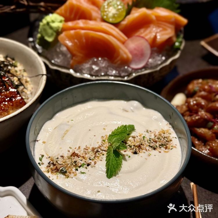 不用去深圳,在上海也吃到鳗鱼鹅肝脆!😋