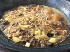 -粘豆包柴火铁锅炖