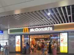 -麦当劳(上海虹桥站30B检票口楼上)