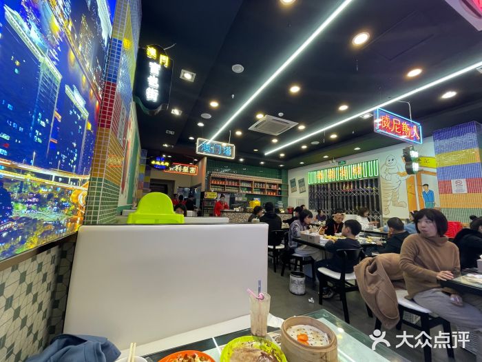 澳门陈光记烧味饭店(万象城店)大堂图片
