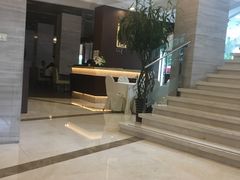 -上海虹桥君丽假日酒店(娄山关路地铁站店)
