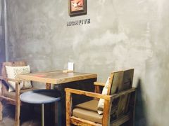 -HIGH FIVE哈福手工汉堡(桂林路店)