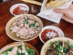 -大众跷脚牛肉馆·非遗传承单位(峨眉山店)