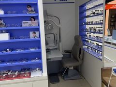 -美式眼镜·授权蔡司.依视路.尼康.豪雅.明月(南翔印象城店)