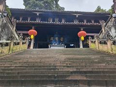 -峨眉山报国寺