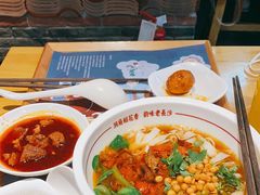-呷佬·长沙手工米粉(金沙江路店)