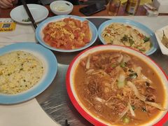 -雪乡人家东北菜·铁锅炖一切(高斯路店)