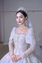 -派丽莫Pellimo原创设计婚纱品牌