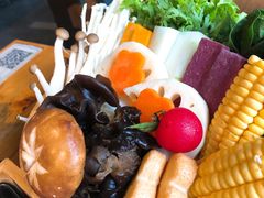 -湊湊火锅·茶憩(南京东路悦荟店)