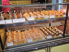 -85度C(生甜甜圈研究工坊·上海平凉店)