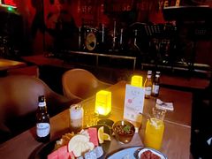 -FOUR PLAY BAR