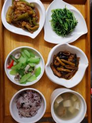 -卓玥国际月子会所(罗山路店)