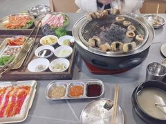 -围炉肉舍•炭烤活鳗•丹东海鲜烤肉(步行街店)